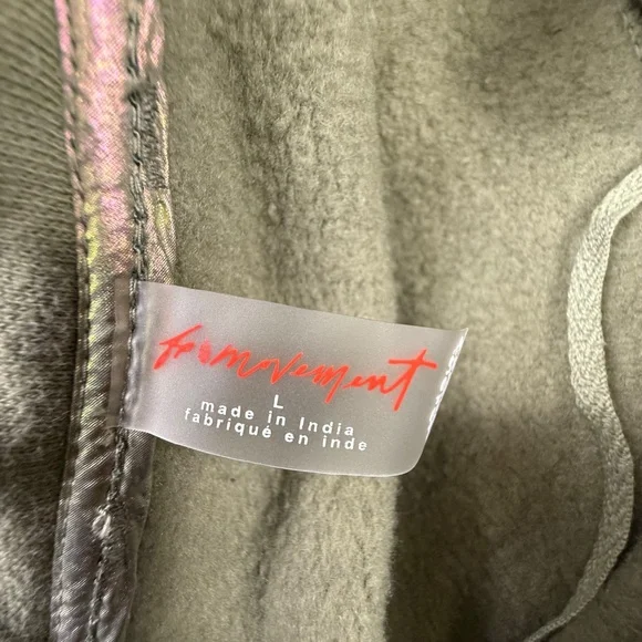 FP Movement by Free People Away we Go Half Zip Pullover Olive Sz L NWT Oversized - Picture 5 of 16